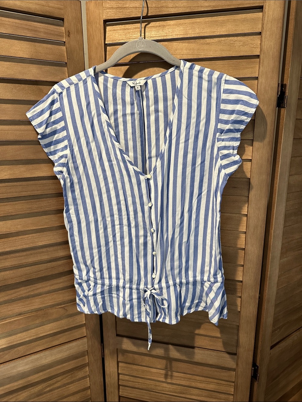 Rails ~ Flutter Sleeve Top ~ White/Blue ~ S